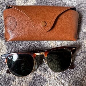 Ray-Ban Tortoise Shell Polarized Clubmaster Sunglasses with Brown Leather Case
